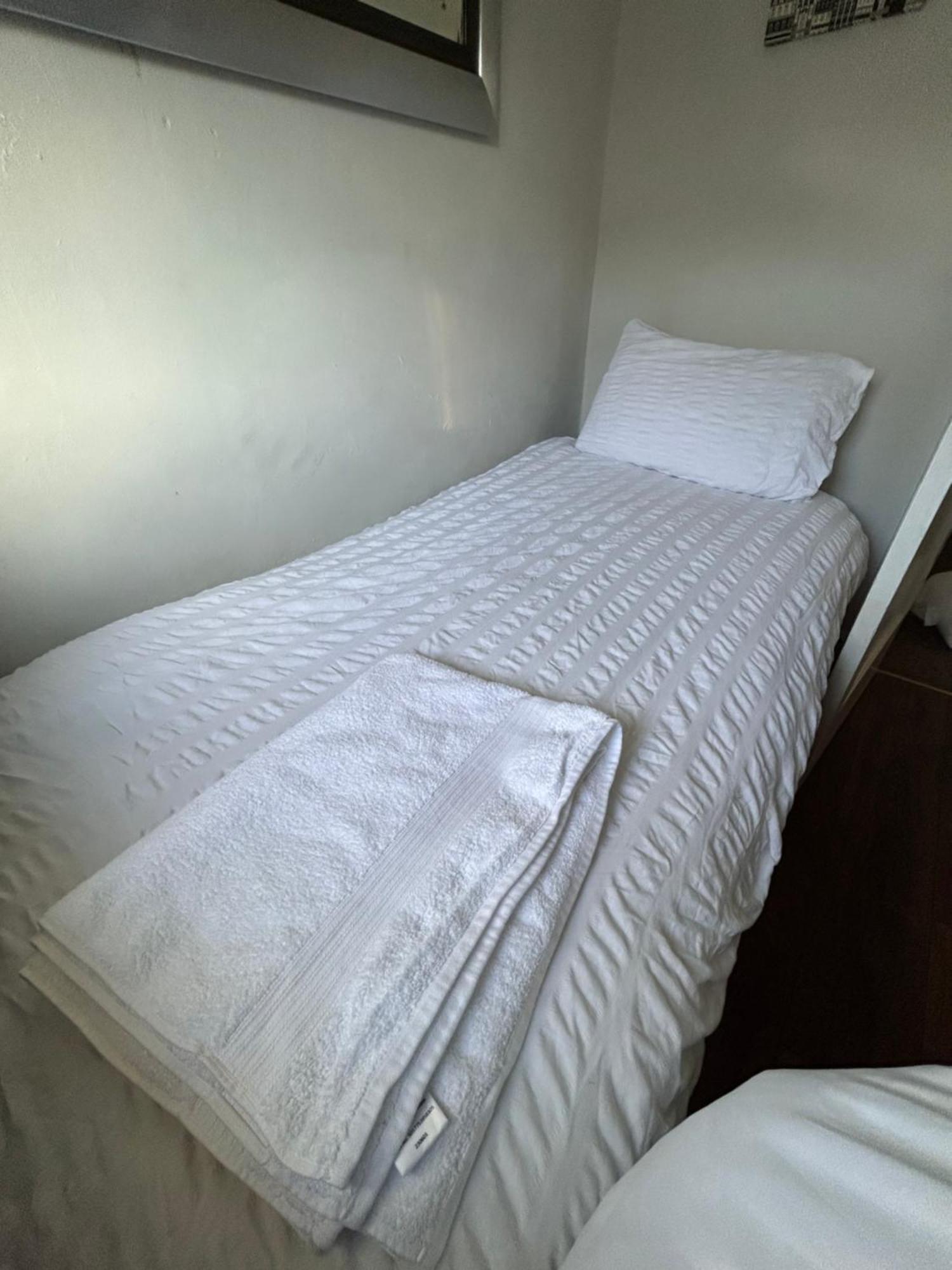 Redditch Rest Near Town Centre & Transport Links Apartment Exterior photo
