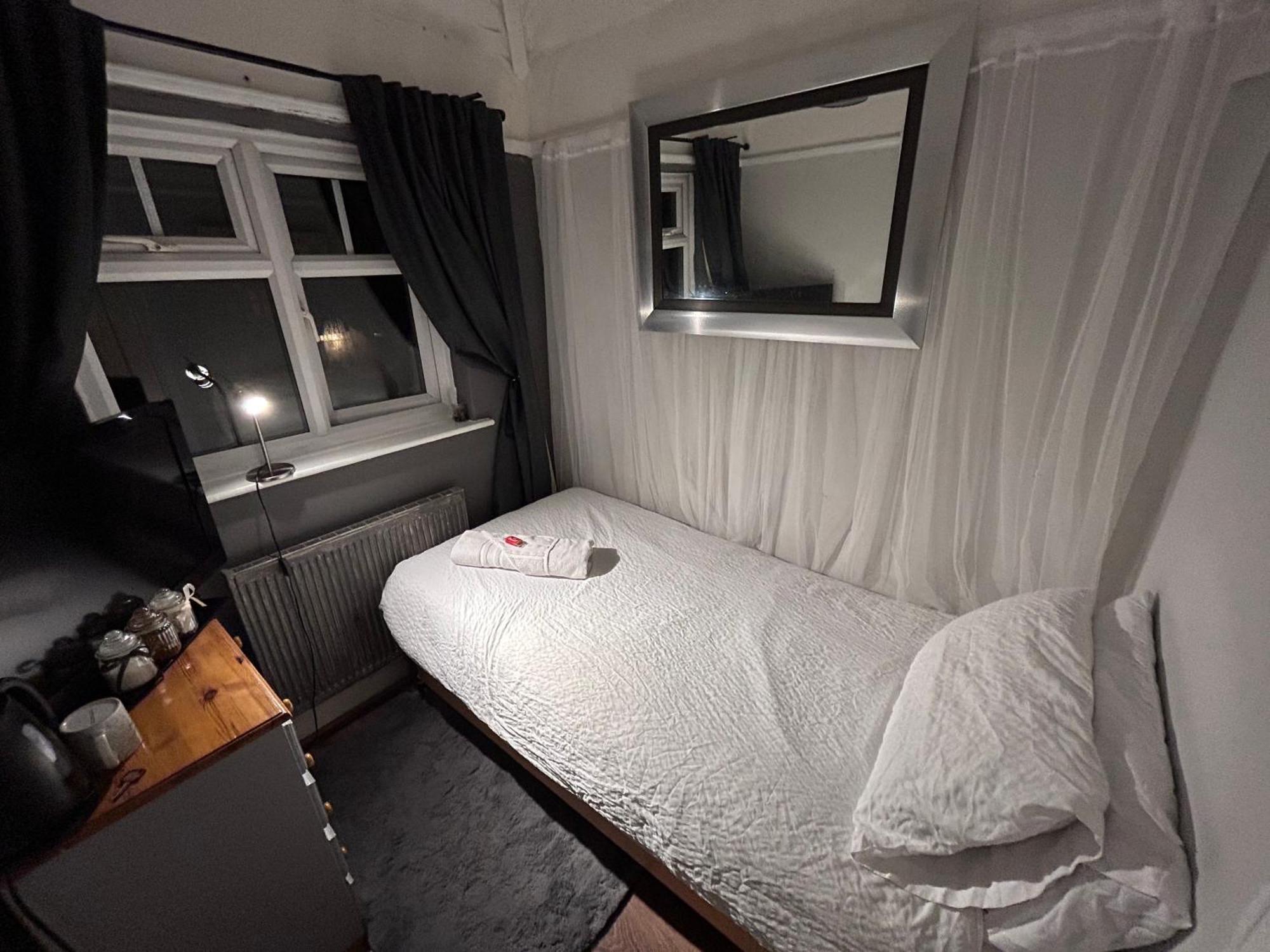 Redditch Rest Near Town Centre & Transport Links Apartment Exterior photo