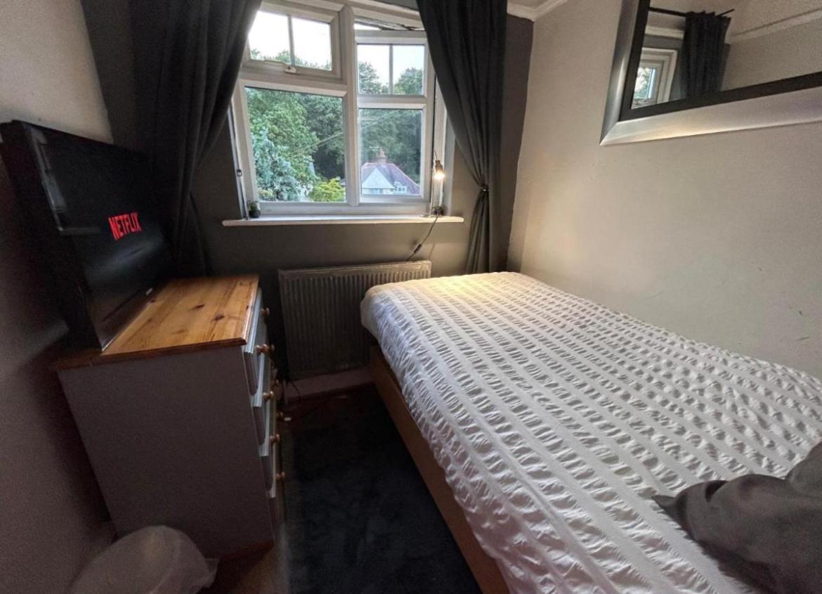 Redditch Rest Near Town Centre & Transport Links Apartment Exterior photo